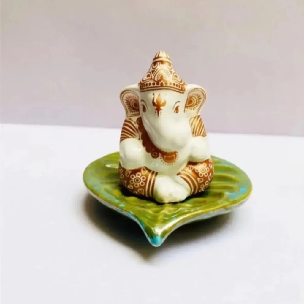 Leaf Ganesh Car Dashboard Showpiece